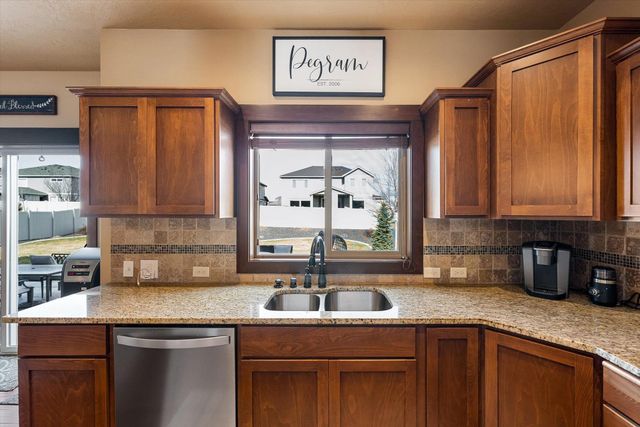 17709 E Daystar Rd, Greenacres, WA 99016