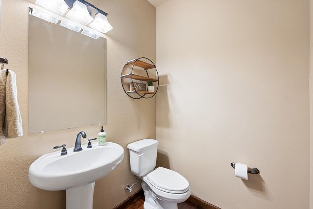 17709 E Daystar Rd, Greenacres, WA 99016