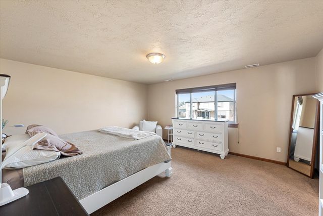 17709 E Daystar Rd, Greenacres, WA 99016