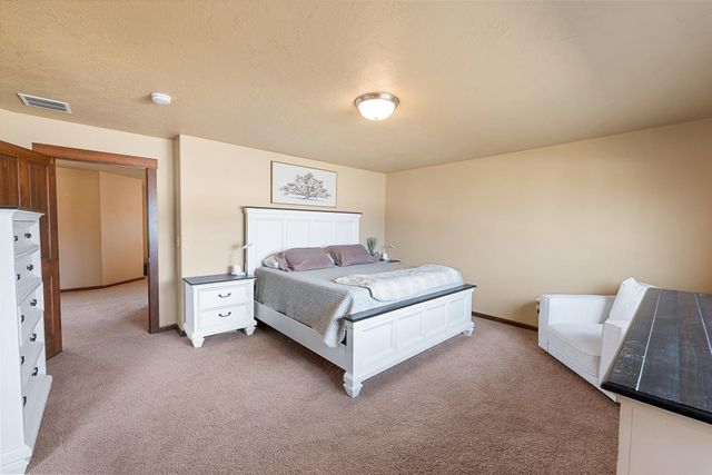 17709 E Daystar Rd, Greenacres, WA 99016