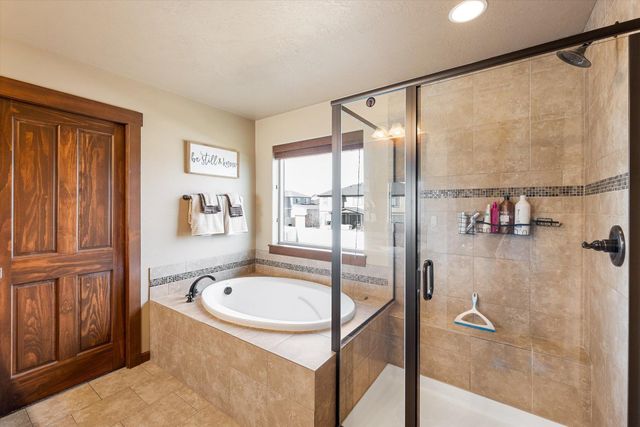 17709 E Daystar Rd, Greenacres, WA 99016