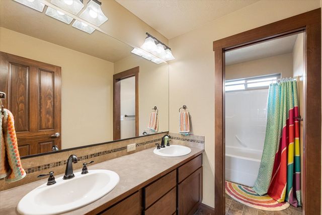 17709 E Daystar Rd, Greenacres, WA 99016