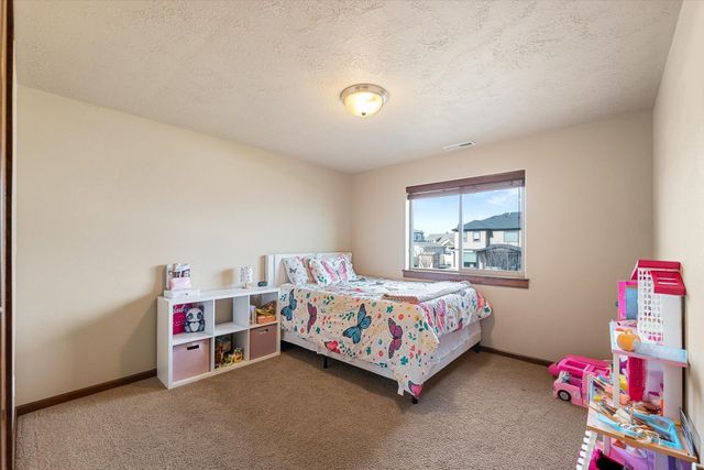 17709 E Daystar Rd, Greenacres, WA 99016