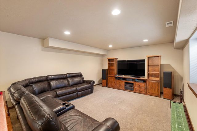 17709 E Daystar Rd, Greenacres, WA 99016