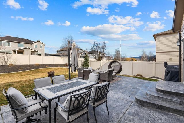 17709 E Daystar Rd, Greenacres, WA 99016