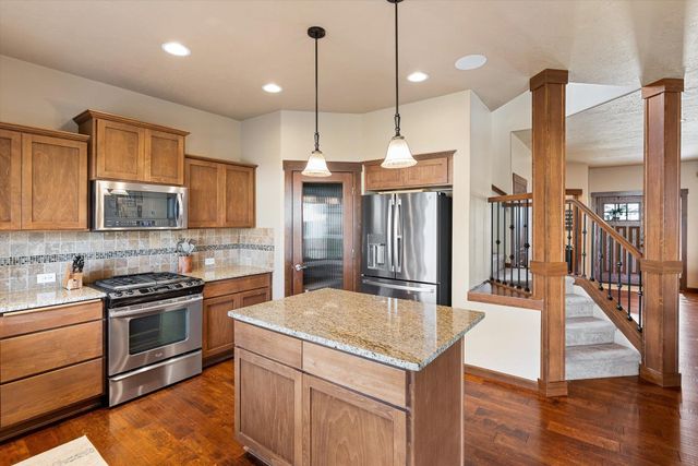 17709 E Daystar Rd, Greenacres, WA 99016