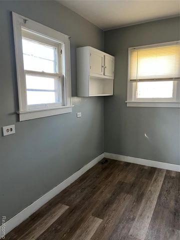 936 Stocker Avenue, Flint, MI 48503