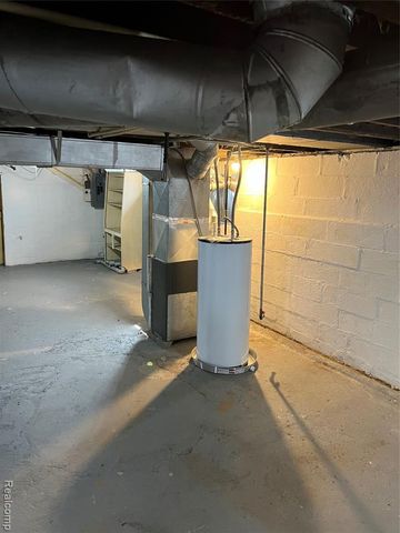 936 Stocker Avenue, Flint, MI 48503