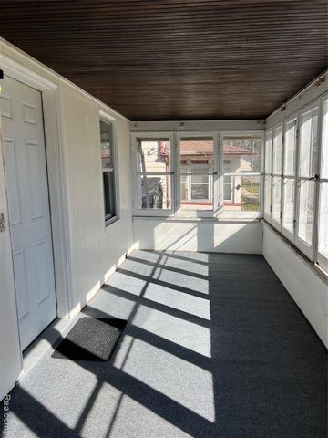 936 Stocker Avenue, Flint, MI 48503