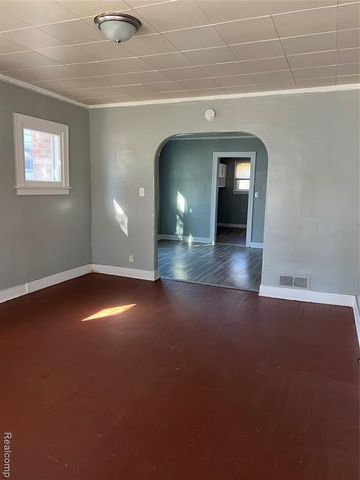 936 Stocker Avenue, Flint, MI 48503