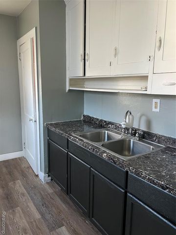 936 Stocker Avenue, Flint, MI 48503