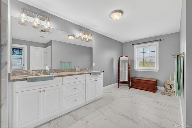 153 Stratford Drive, Poughkeepsie, NY 12603