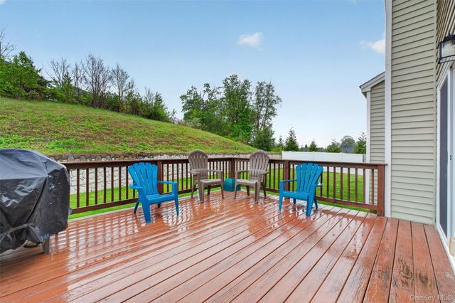 153 Stratford Drive, Poughkeepsie, NY 12603