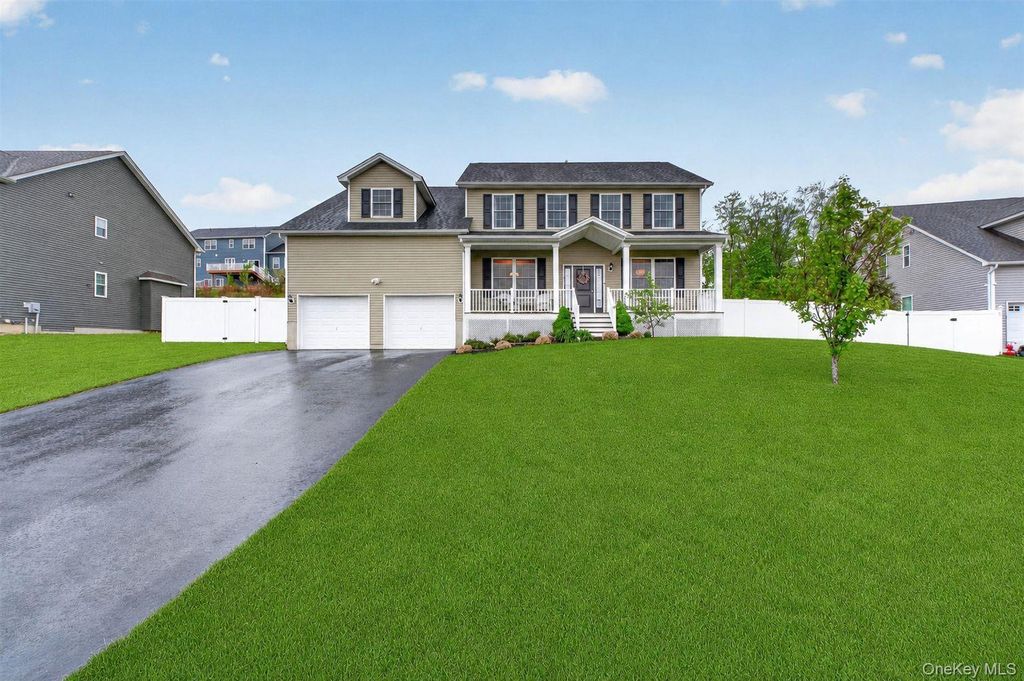 153 Stratford Drive, Poughkeepsie, NY 12603