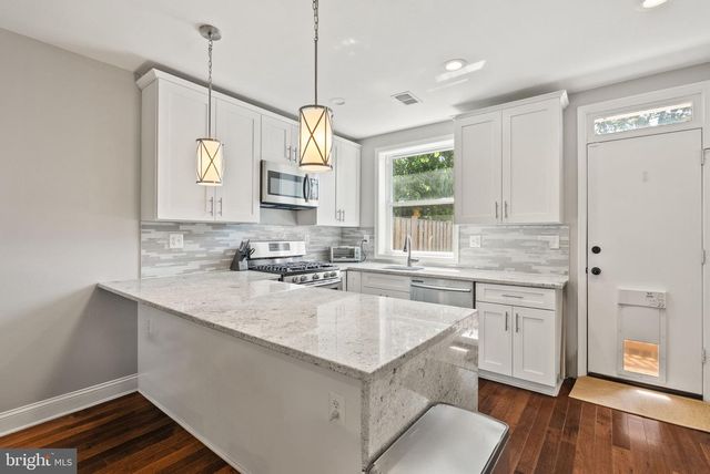 1615 FAIRLAWN AVE SE, Washington, DC 20020