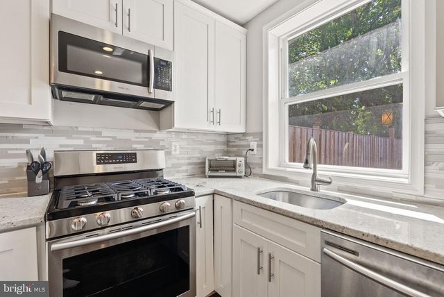 1615 FAIRLAWN AVE SE, Washington, DC 20020