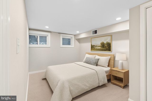 1615 FAIRLAWN AVE SE, Washington, DC 20020