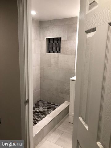 1615 FAIRLAWN AVE SE, Washington, DC 20020