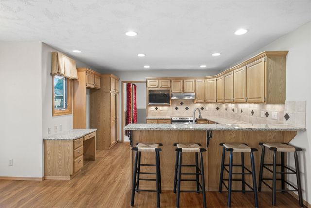 10214 W Jamesburg St, Wichita, KS 67212