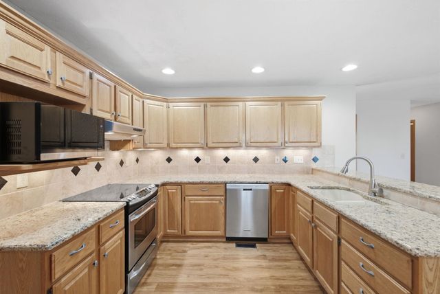 10214 W Jamesburg St, Wichita, KS 67212