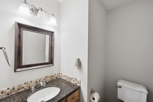 10214 W Jamesburg St, Wichita, KS 67212