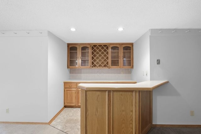 10214 W Jamesburg St, Wichita, KS 67212