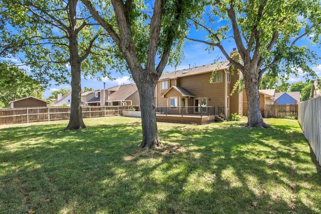 10214 W Jamesburg St, Wichita, KS 67212
