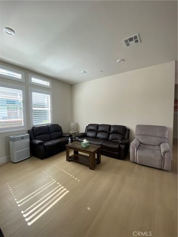 104 Spectacle, Irvine, CA 92618