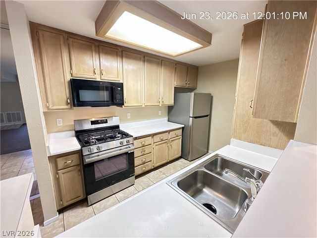 4873 South Torrey Pines Drive 103, Las Vegas, NV 89103