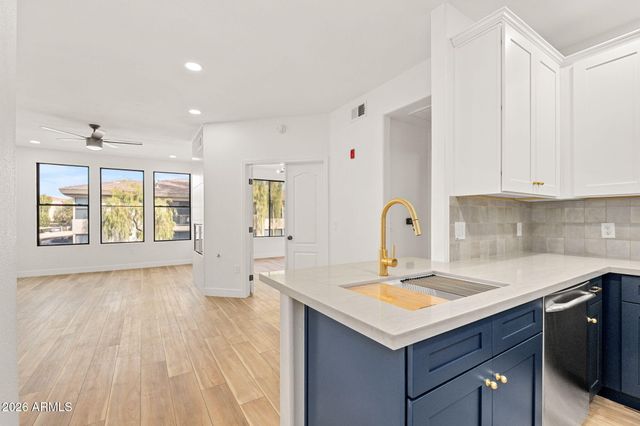 6900 E PRINCESS Drive 2117, Phoenix, AZ 85054