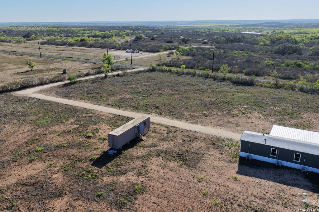 2811 CR 467, Devine, TX 78016