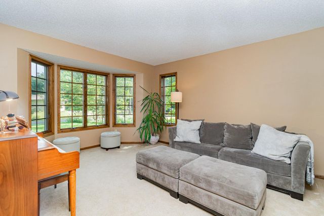 11452 Knollwood Court NE, Blaine, MN 55449