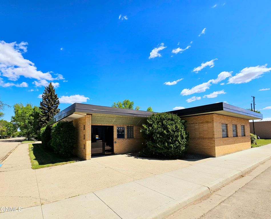 18 1st Avenue NW, Crosby, ND 58730 photo 3
