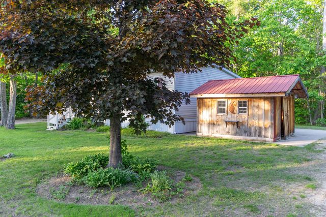 38 Bookholz Way, Tamworth, NH 03886