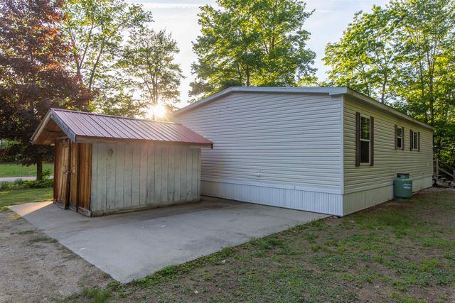 38 Bookholz Way, Tamworth, NH 03886