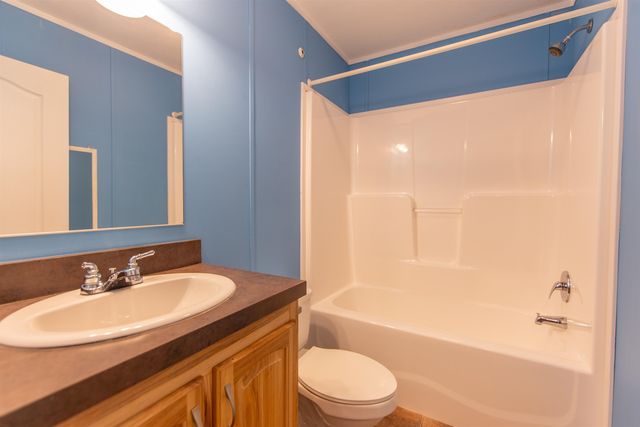 38 Bookholz Way, Tamworth, NH 03886