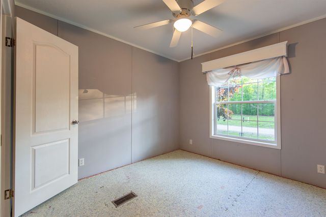 38 Bookholz Way, Tamworth, NH 03886