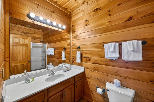 922 Parkview Point Way, Gatlinburg, TN 37738