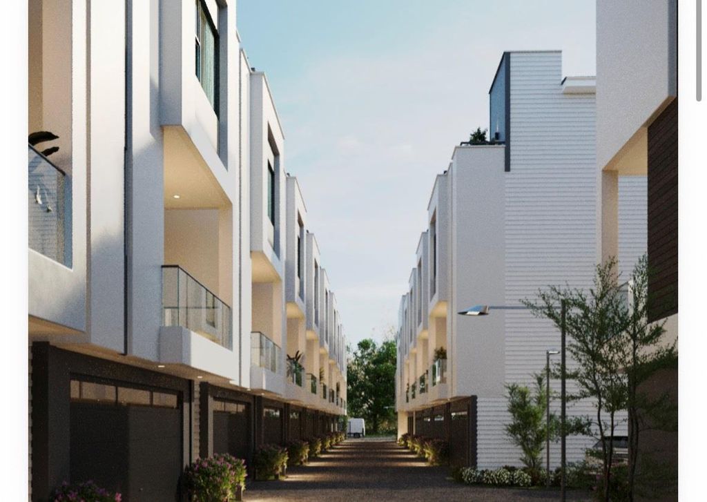 2922 Sauer Street, Houston, TX 77004