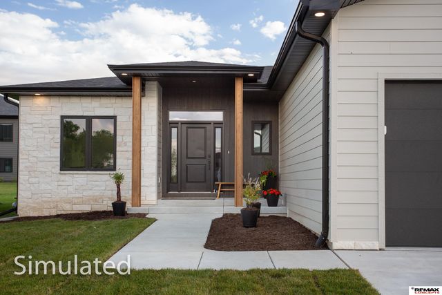 9445 S 81 Street, Lincoln, NE 68516