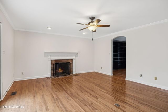 1440 Queensbridge Drive, Knoxville, TN 37922