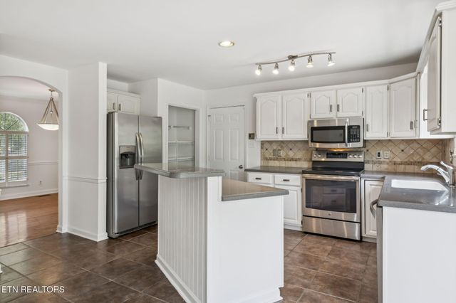 1440 Queensbridge Drive, Knoxville, TN 37922