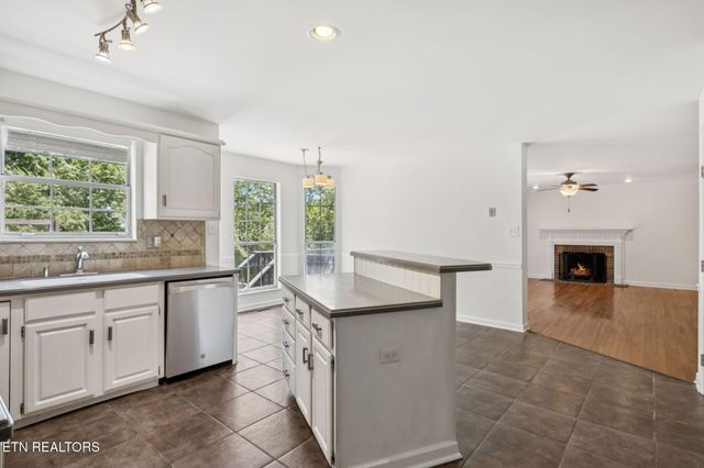 1440 Queensbridge Drive, Knoxville, TN 37922