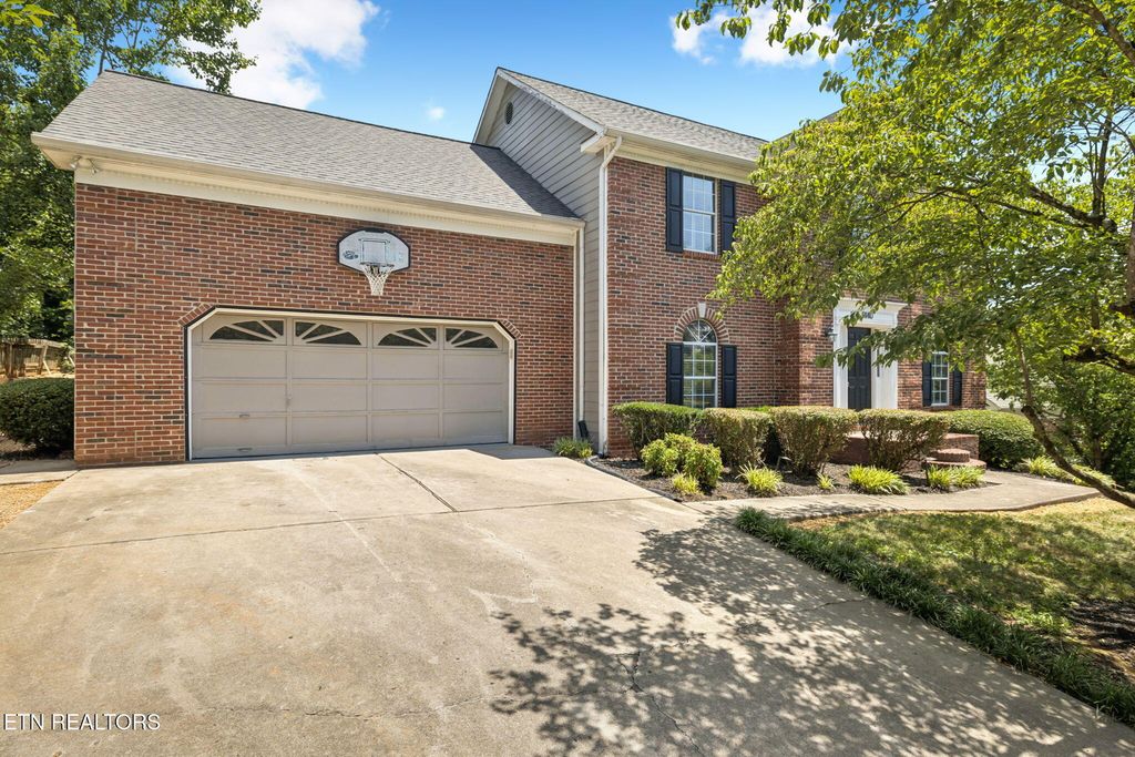 1440 Queensbridge Drive, Knoxville, TN 37922