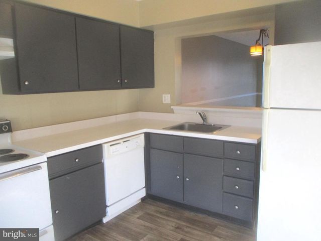 21 VAN HORN PL, Holland, PA 18966