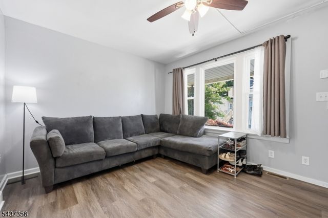 69 Harris St, Phillipsburg Town, NJ 08865