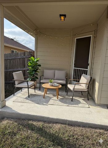 217 Teron DR, San Marcos, TX 78666