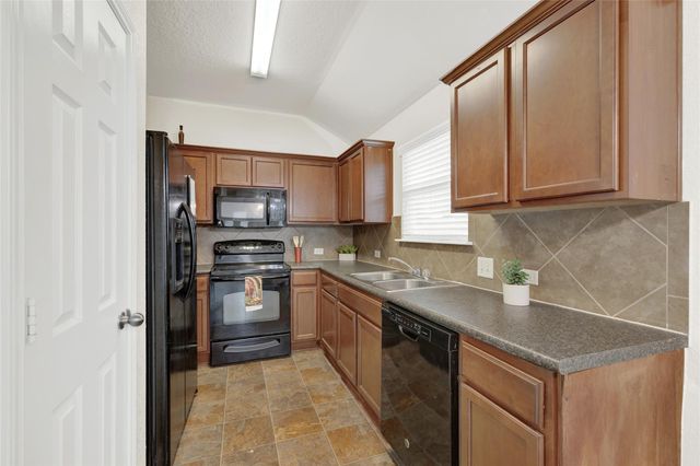 217 Teron DR, San Marcos, TX 78666