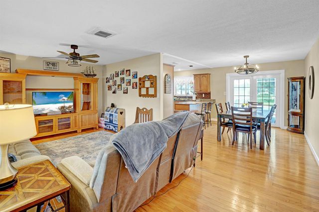 8702 DELAND Avenue, Fort Pierce, FL 34951