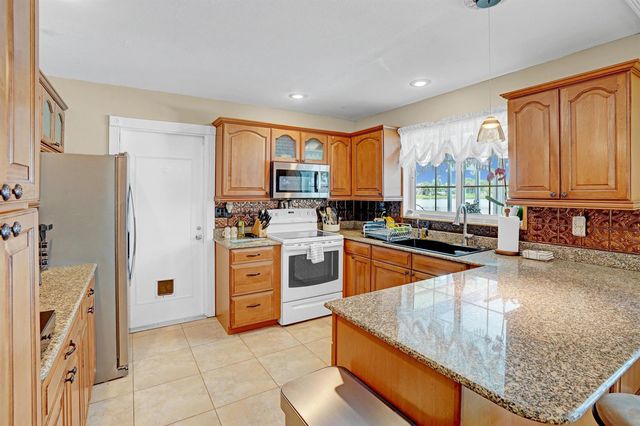 8702 DELAND Avenue, Fort Pierce, FL 34951